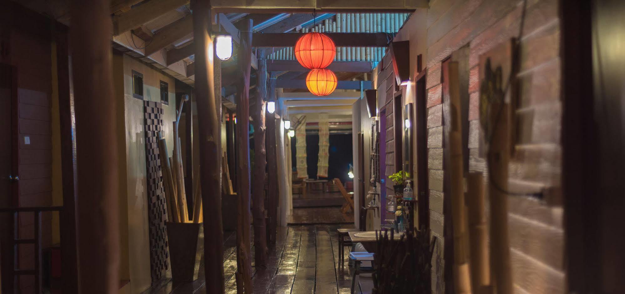 Sincere Hostel Bar And Bistro 코란타 외부 사진